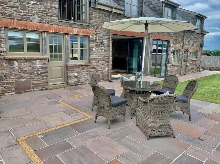 Coed Farm-Hot Tub-Sleeps 12-Near Brecon Villa Eksteriør bilde